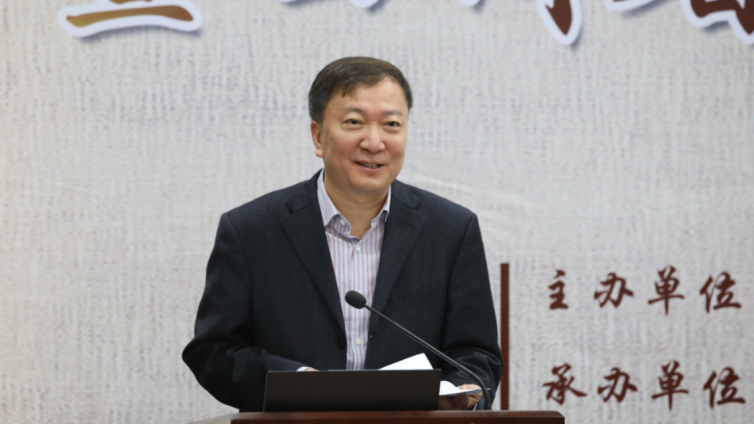 李言荣代表：有组织科研的关键在于培养“总师”型人才