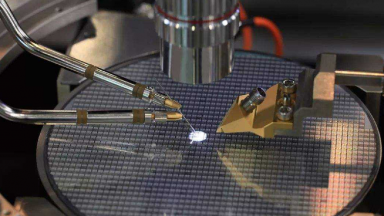 为何死磕EUV光刻？