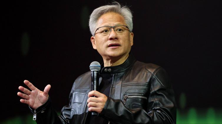 英伟达业绩炸裂，再创新高
